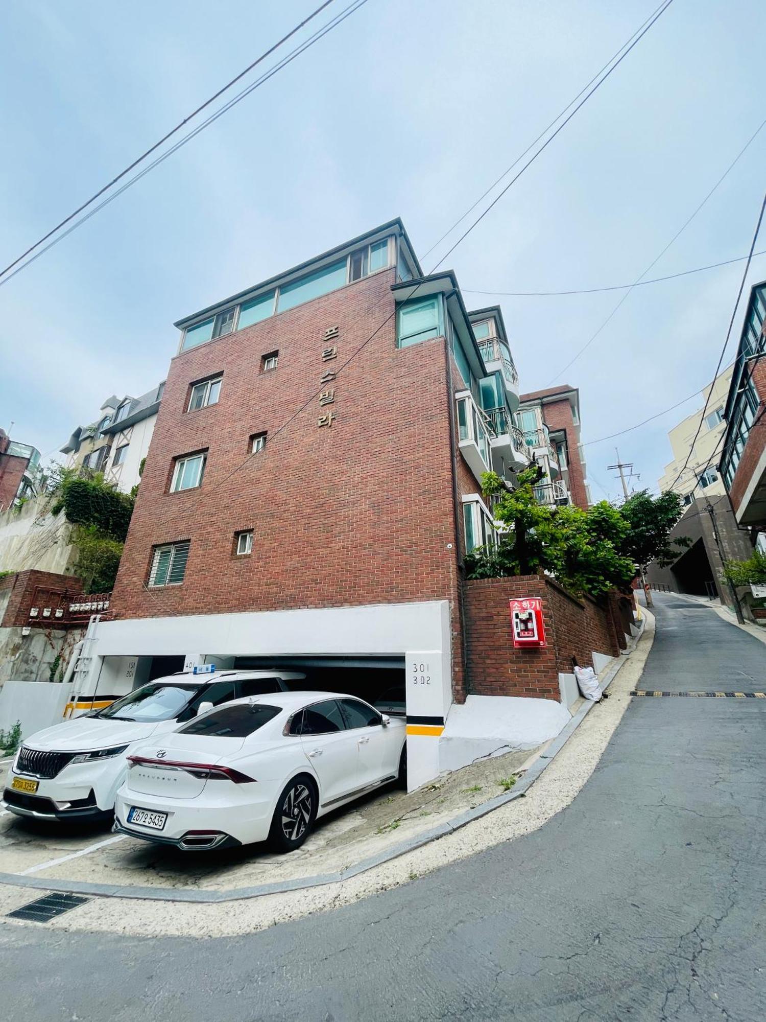 The Biggest Three Bedroom In Hongdae, Sinchon, Yonsei Seoul Exterior photo