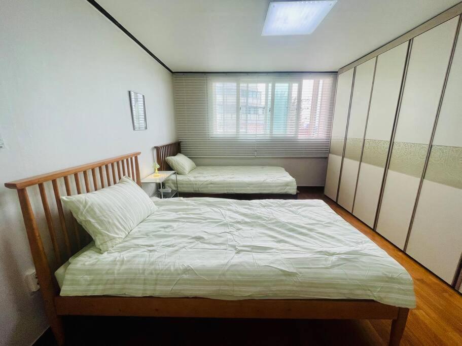 The Biggest Three Bedroom In Hongdae, Sinchon, Yonsei Seoul Exterior photo