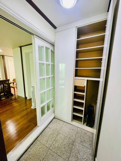 The Biggest Three Bedroom In Hongdae, Sinchon, Yonsei Seoul Exterior photo